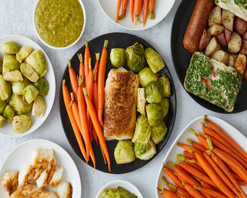 Balanced meal with fresh vegetables and fish